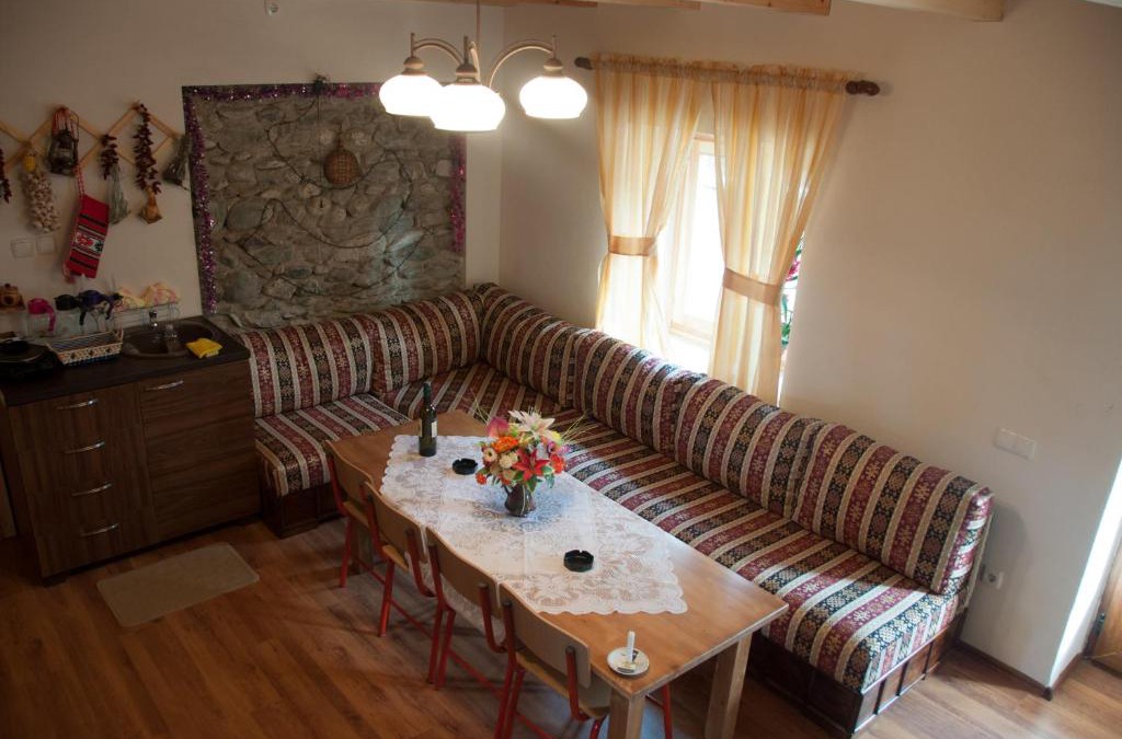 Tropoje House | Aste Guesthouse