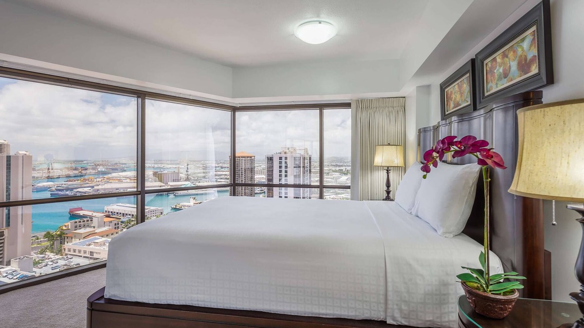 Downtown Honolulu Hotel | Aston at the Executive Centre Hotel