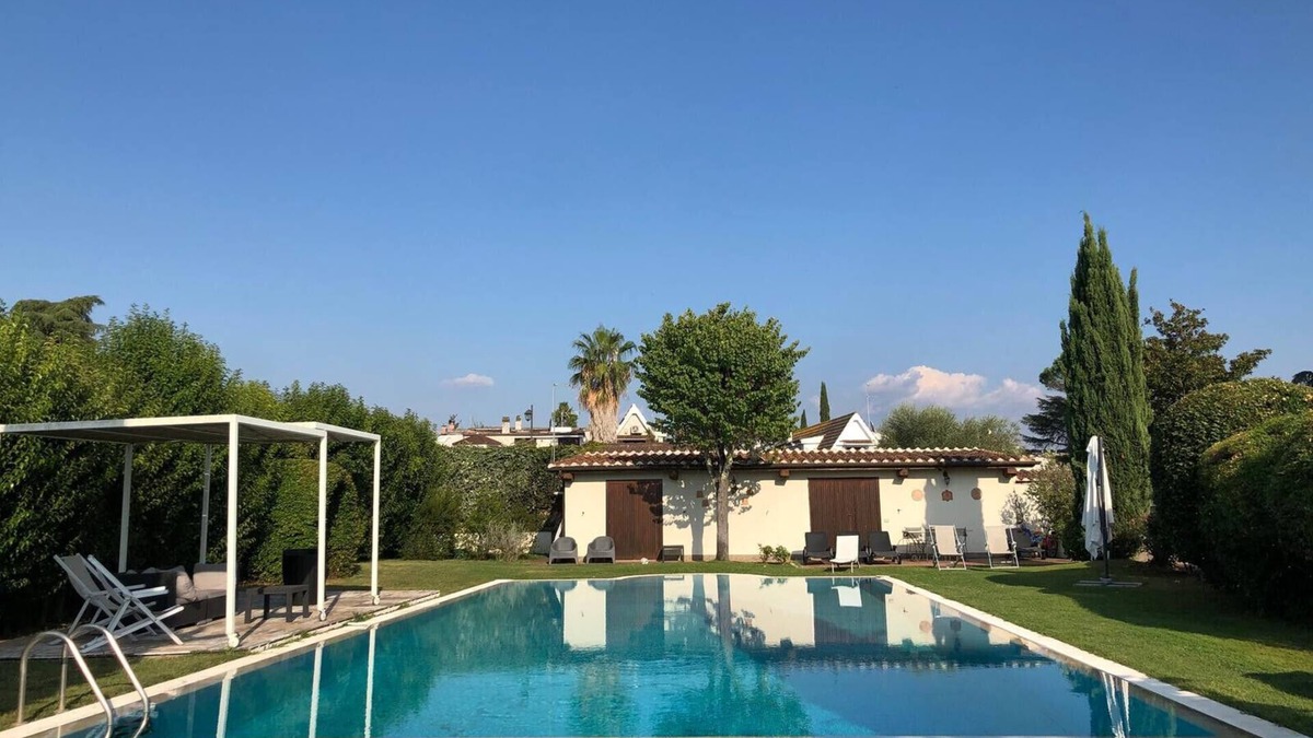 Formello Villa | Astonishing Villa with Pool and Garden