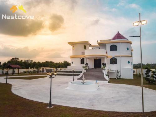 Malacca City Villa | AStorybook CastleStay wt GardenWedding By Nestcove