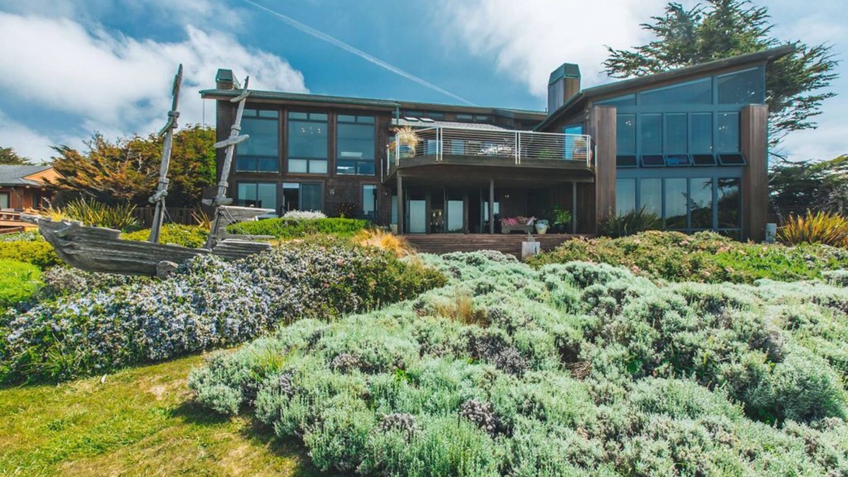 Mendocino House | Astounding Oceanfront Property In Mendocino