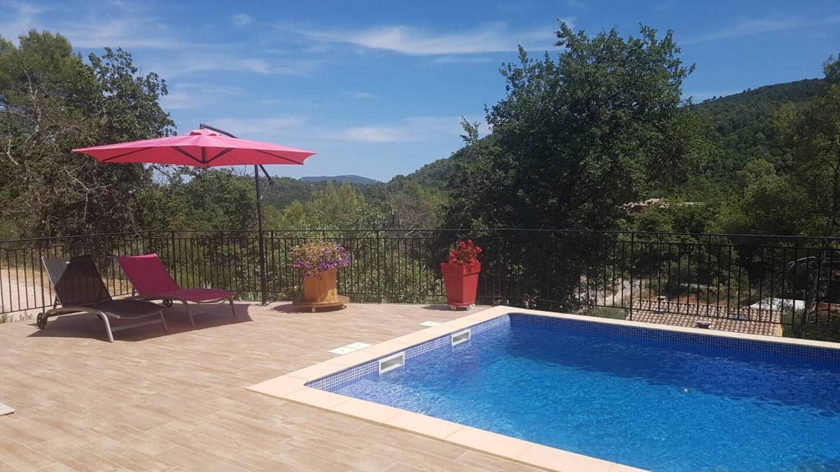 Neoules Bed & Breakfast | At Angel's