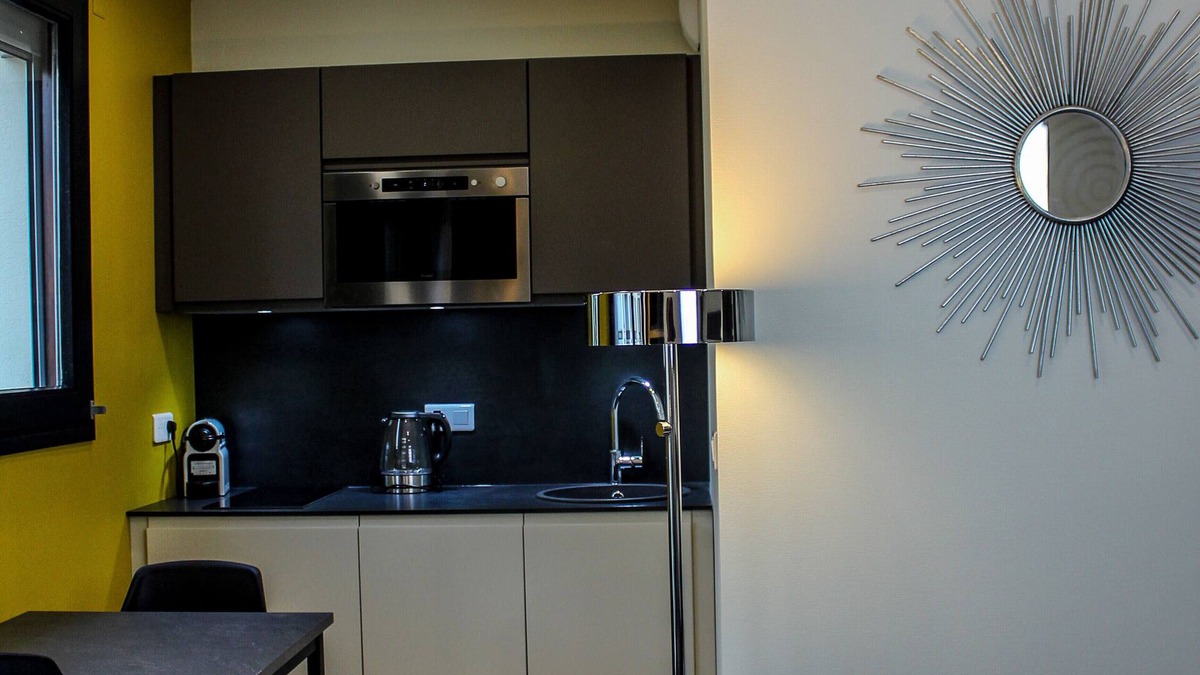 Clermont Ferrand City Centre Apartment | AT HOME Studio meublé, Place Jaude