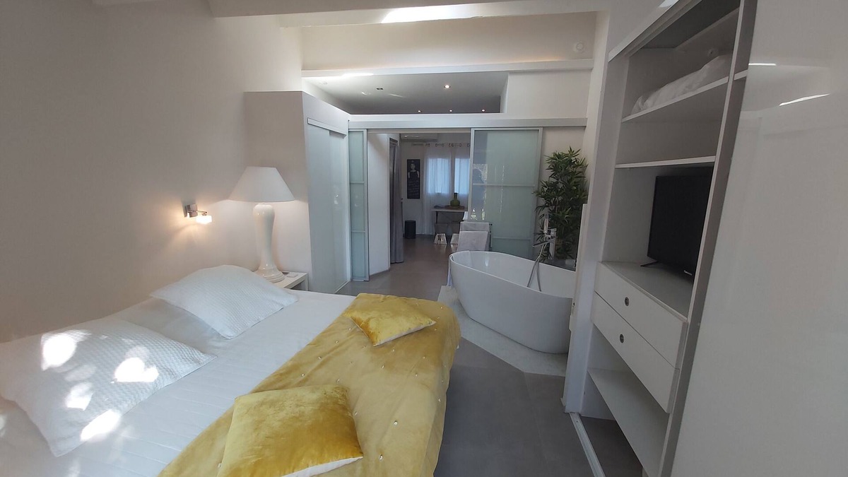 Vedene Apartment | At Paula ❣️