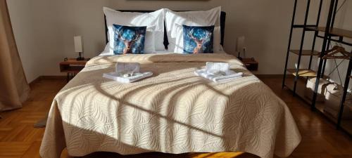 Sankt Michael in Obersteiermark Apartment | aNNa s Cozy Home with Private Forest, Canopy Terrace & Parking, near Red Bull Ring