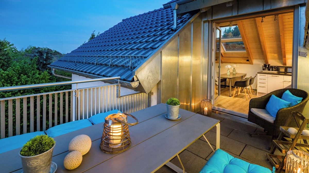 Bensheim Condo | At the Christmas market: Luxury design loft for 6-8 people (3 bedrooms + 3 bathrooms)