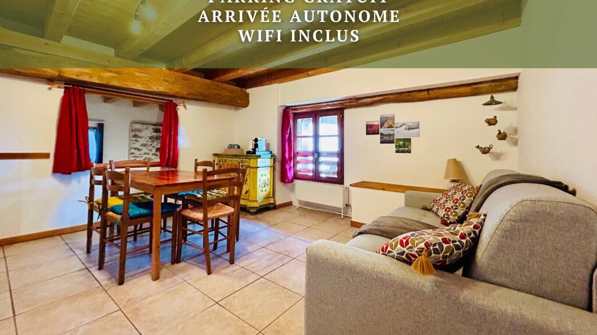 Saint-Pierre-d'Albigny House | At the Foot of the Castle - Parking, WiFi, Garden - Savoie College