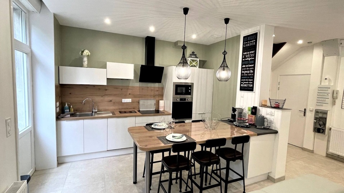 Ville Haute Apartment | At the Family Shelter of the Basilica