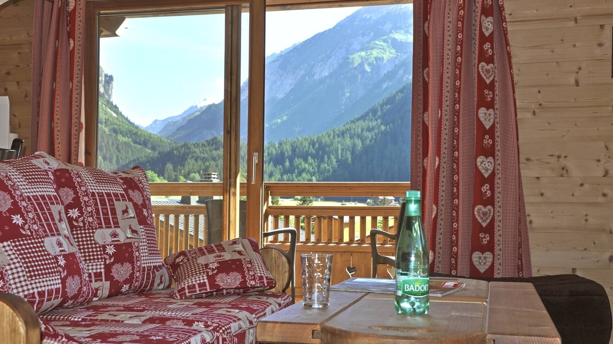 Pralognan-la-Vanoise Apartment | AT THE FOOT OF SLOPES: comfortable Flat in a new built chalet in 2011
