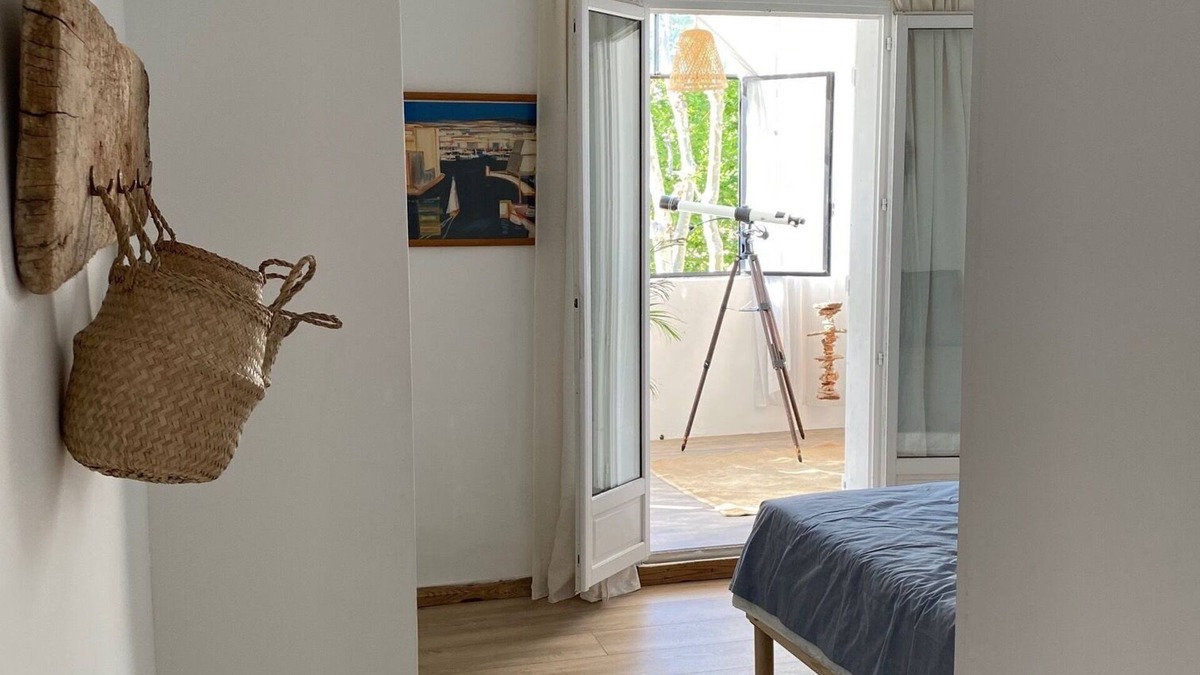 Saint-Henri Apartment | AT THE GATES OF L'ESTAQUE