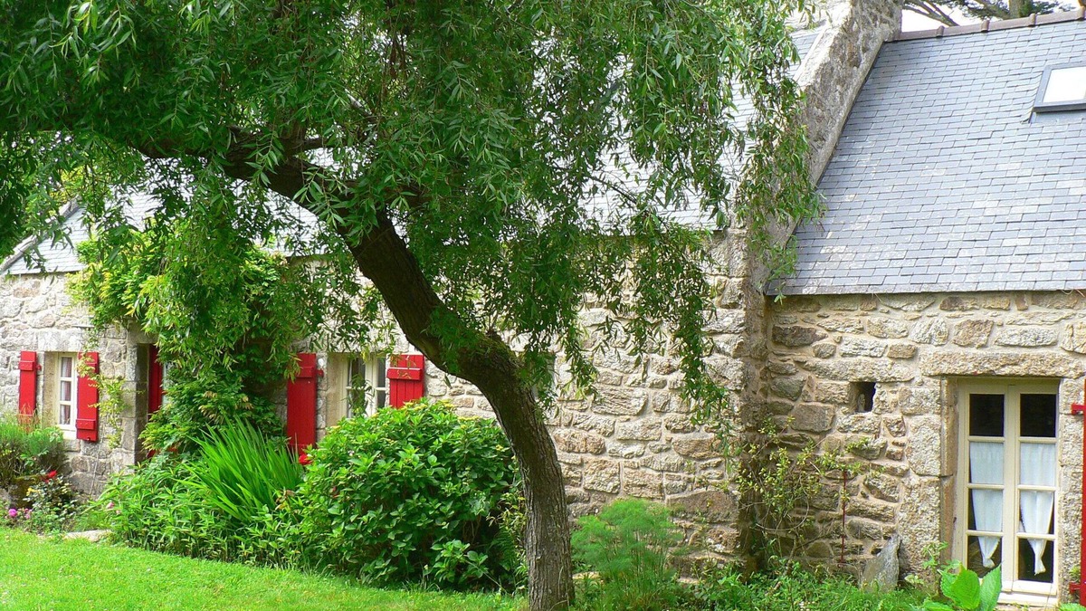 Beuzec-Cap-Sizun House | AT THE POINT OF BRITTANY IN FINISTERE - TYPICAL HOUSE 900M FROM THE TREE SEA
