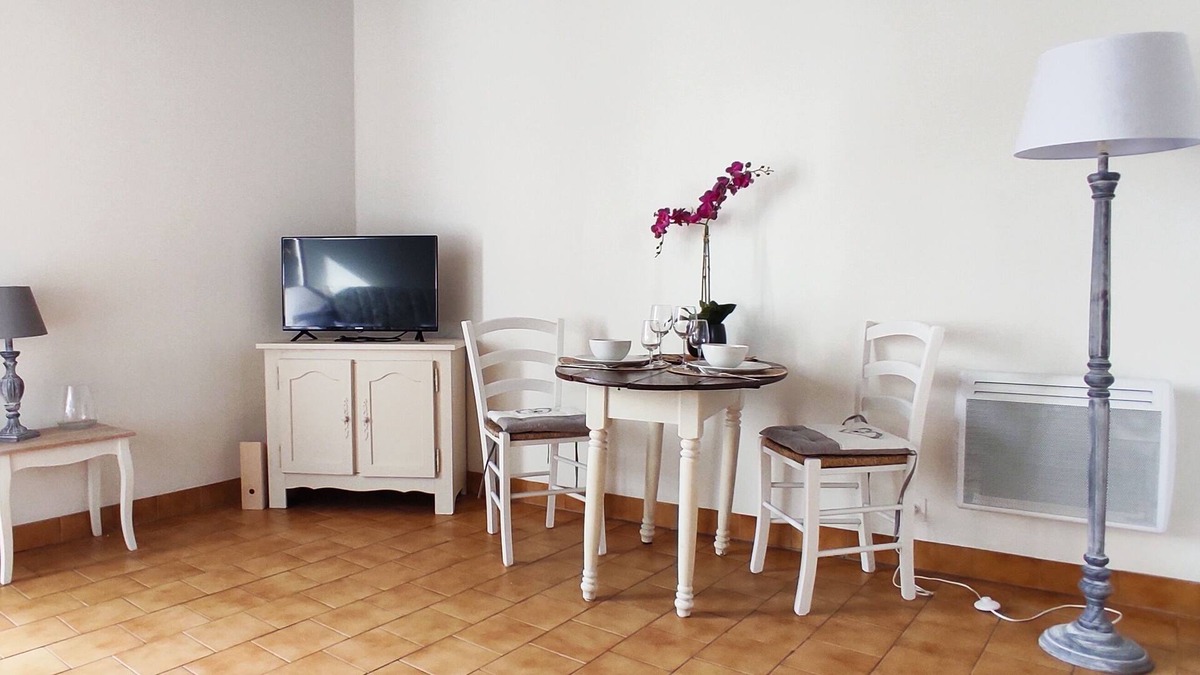 Pouilly-sur-Loire Apartment | At the Swallows' Nests, Studio Le Petit Nid in Pouilly sur Loire