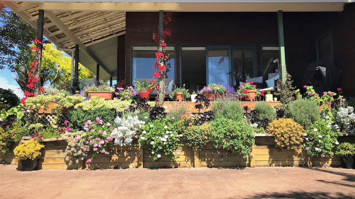 Oneroa House | Atarangi Retreat: SOLAR Energy Gr8 Views with Spa