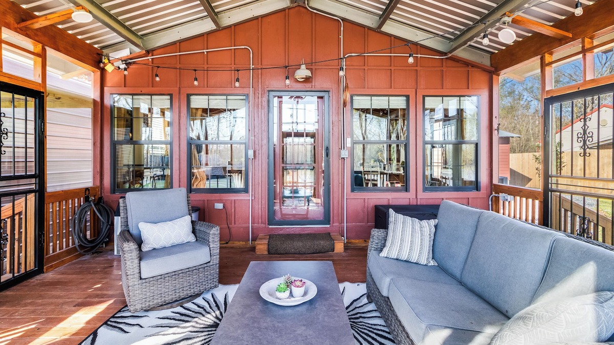 Atchafalaya Cottage | Atchafalaya River Cabin Sleeps 7