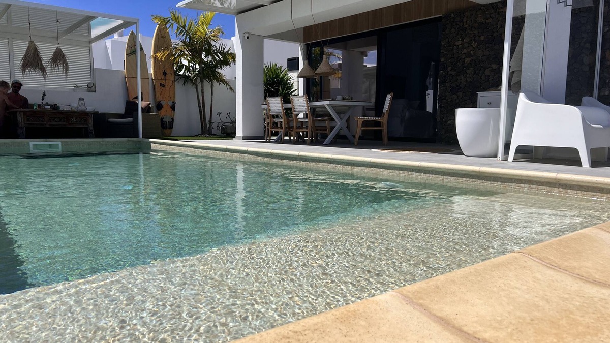 Corralejo Villa | Atemberaubende Villa Palmeral in Corralejo mit Whirlpool & Beheizten Privatpool