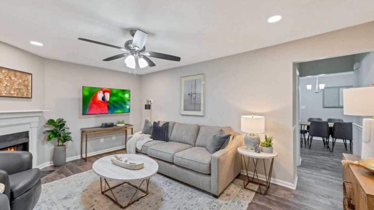 Woodstock House | ATH - Downtown Woodstock Luxury - Walk to Cherokee Amphitheater (1/4 mile) 4 Bedroom