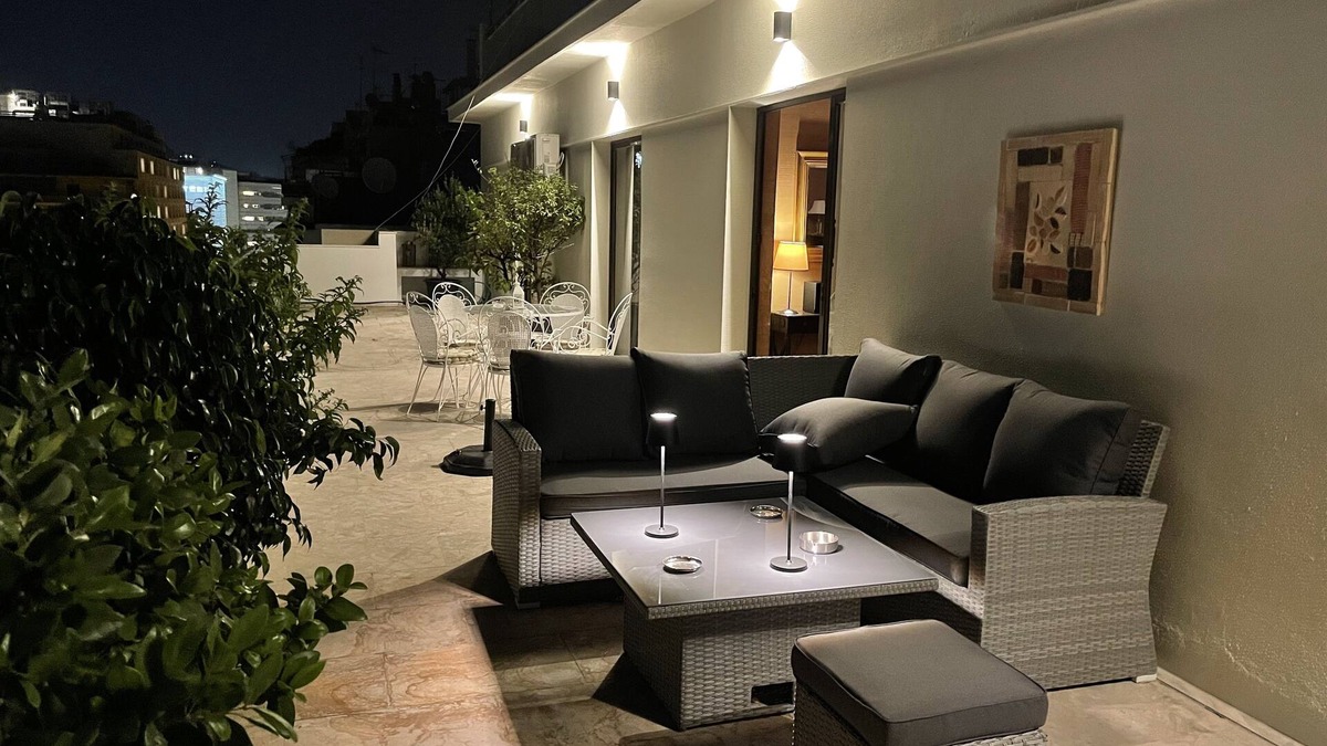 Neos Kosmos Apartment | Athens Neos Kosmos Penthouse, city and sea view