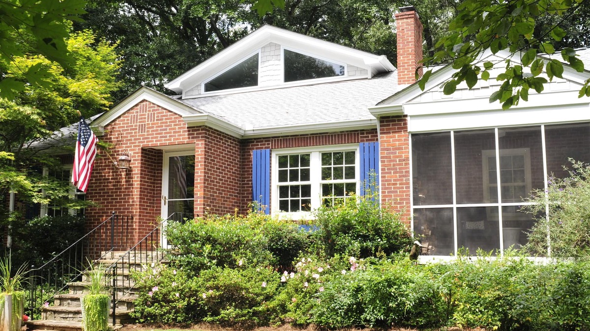 Athens House | Athens Parkway Drive