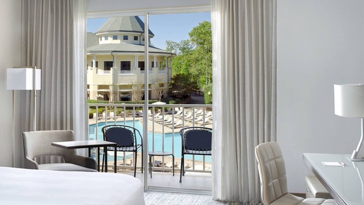 Stone Mountain Hotel | Atlanta Evergreen Lakeside Resort