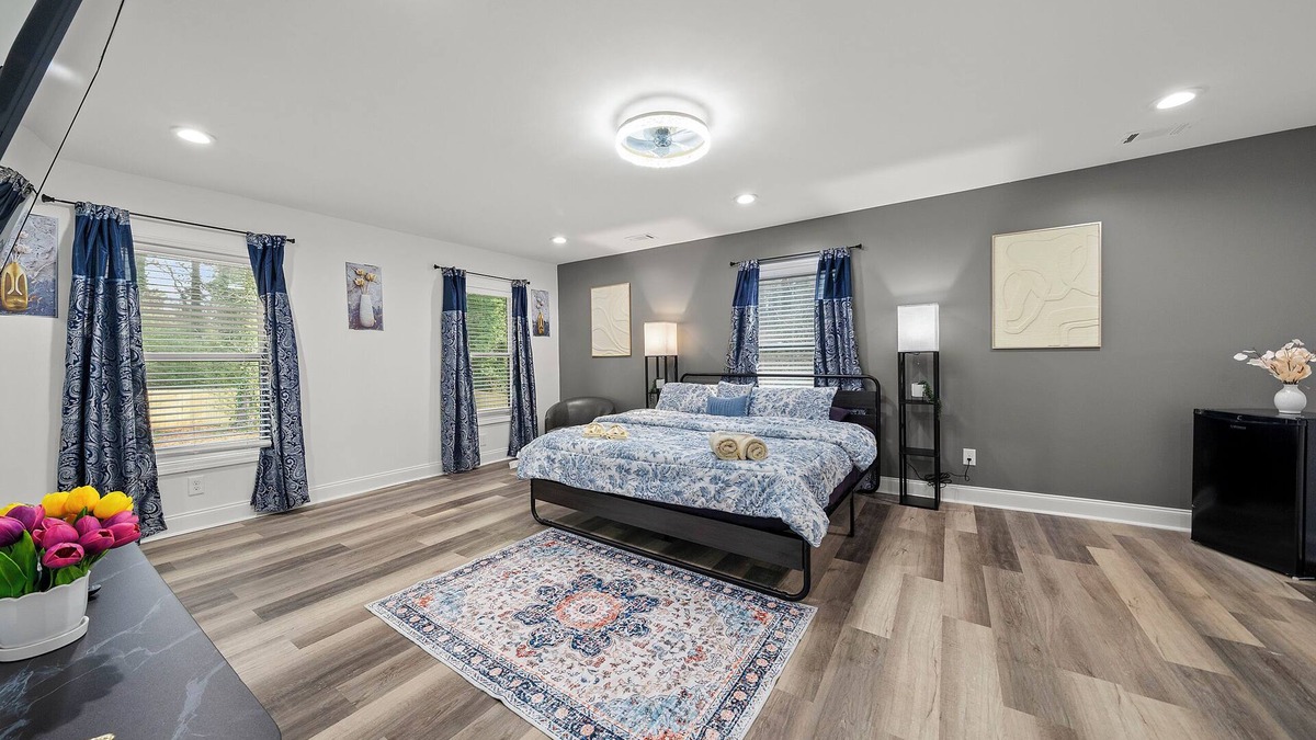 Church Street House | Atlanta Royal Vista Manor Retreat by Deity Villas!