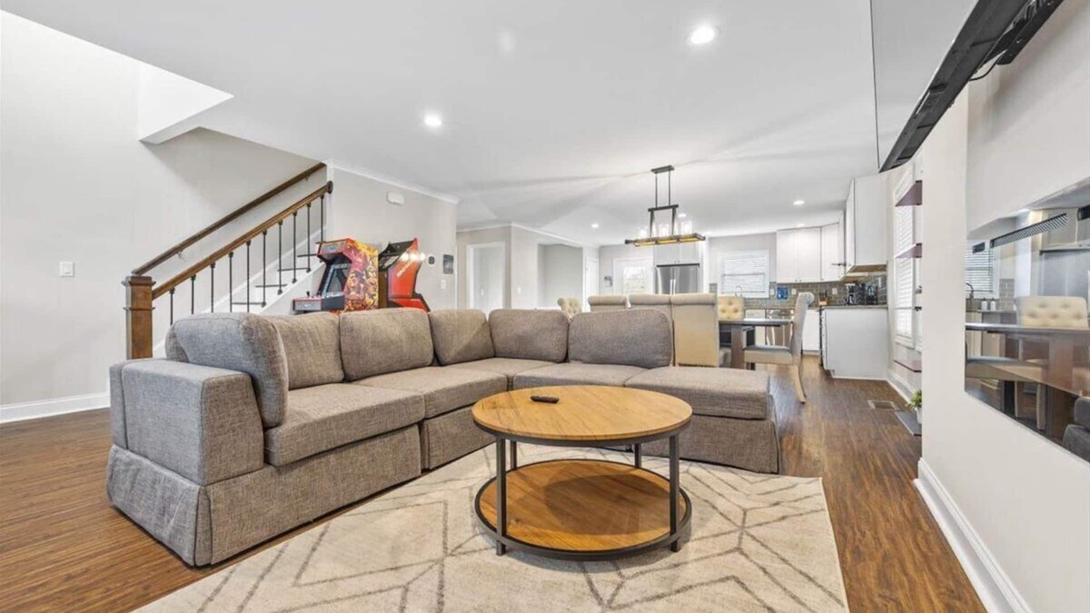 Edgewood House | Atlanta Spacious Haven near Downtown & BeltLine