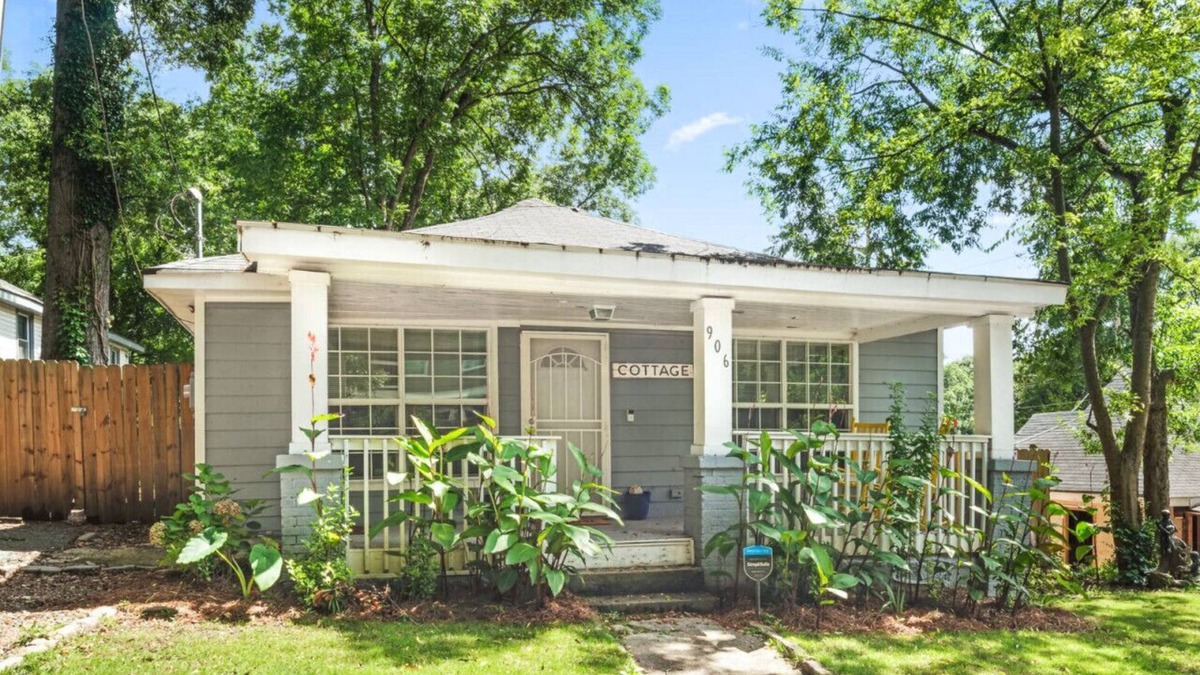 Atlanta House | Atlanta Urban Cottage 2.0 Stadium, Arena, Aquarium