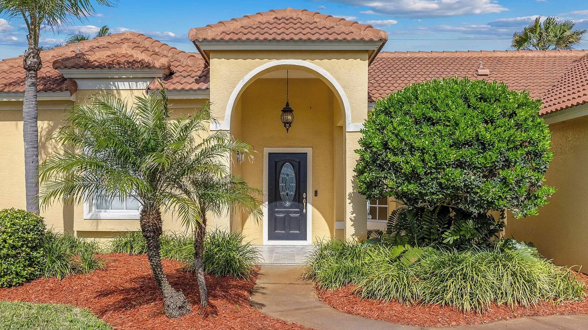 Indialantic Cottage | Atlantic Ocean Beach Harmony