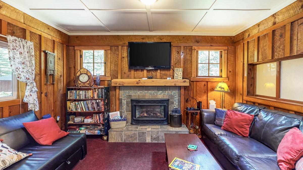 Enterprise Cabin | Atmospheric Cabin w/Fireplace, Lovely Forest Setting & WiFi - Close to the Lake