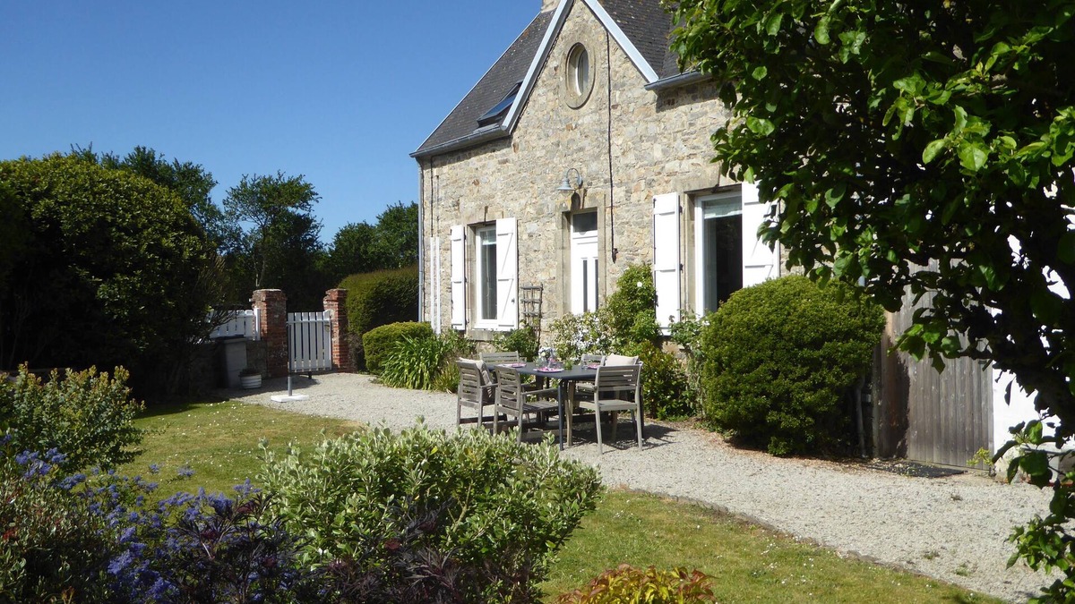Portbail House | Atmospheric stone house near the sea