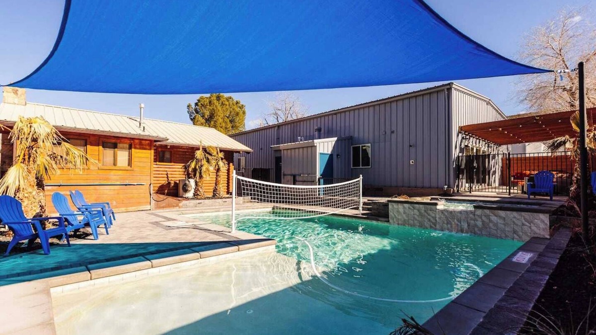 Hurricane House | Atomic Love Shack @ Area 51 | Pet Friendly Casita