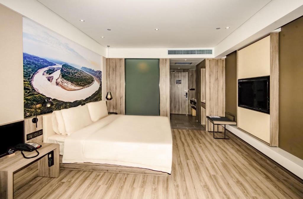 Yuyang District Hotel | Atour Hotel Yuyang West Road