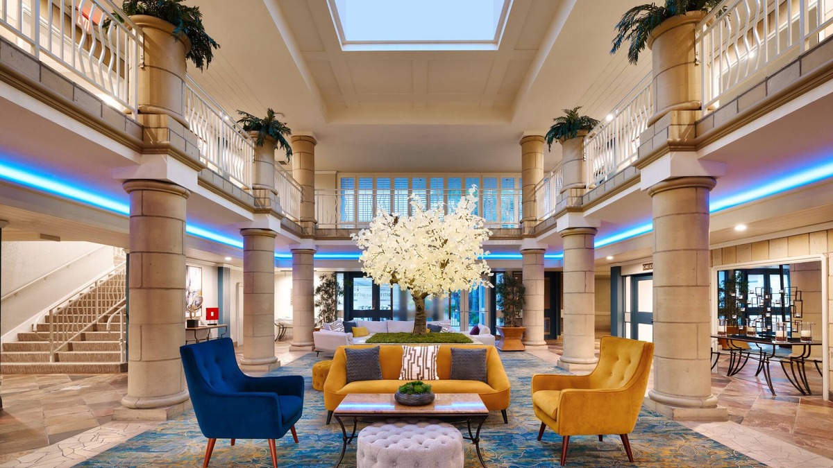 Airport Area Hotel | Atrium Hotel at Orange County Airport