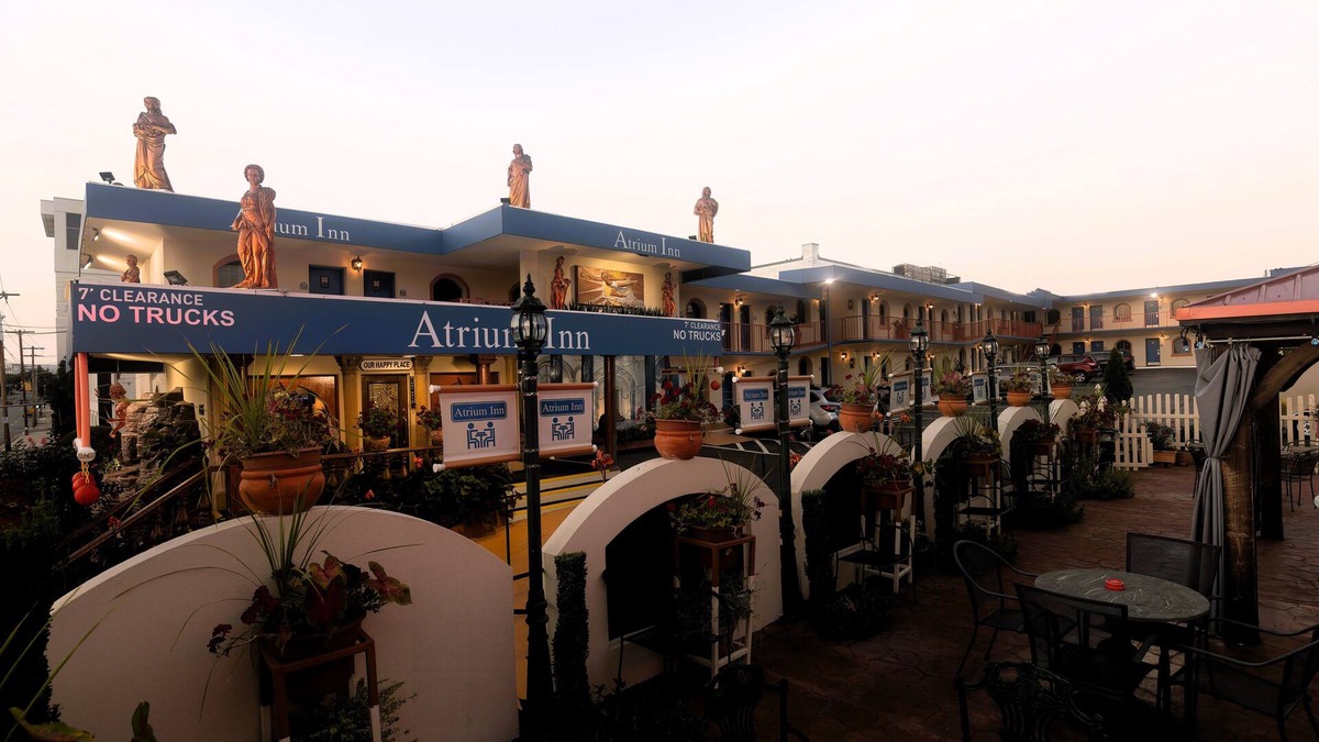 High Point Hotel | Atrium Inn