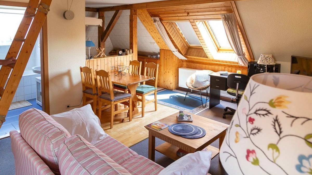 Guestrow Apartment | Attic apartment in the residential building * - Ferienwohnungen Moritz