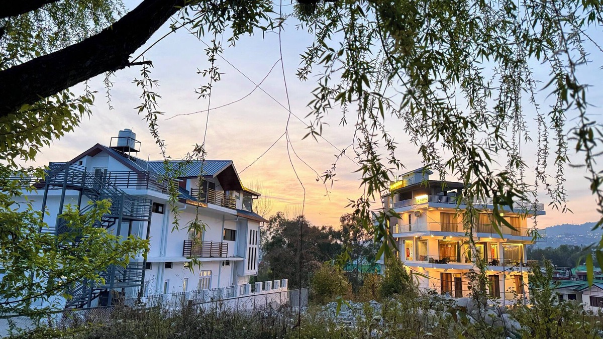 Sidhpur Villa | Attic Breeze 2BR -Mountain Villa By Homeyhuts