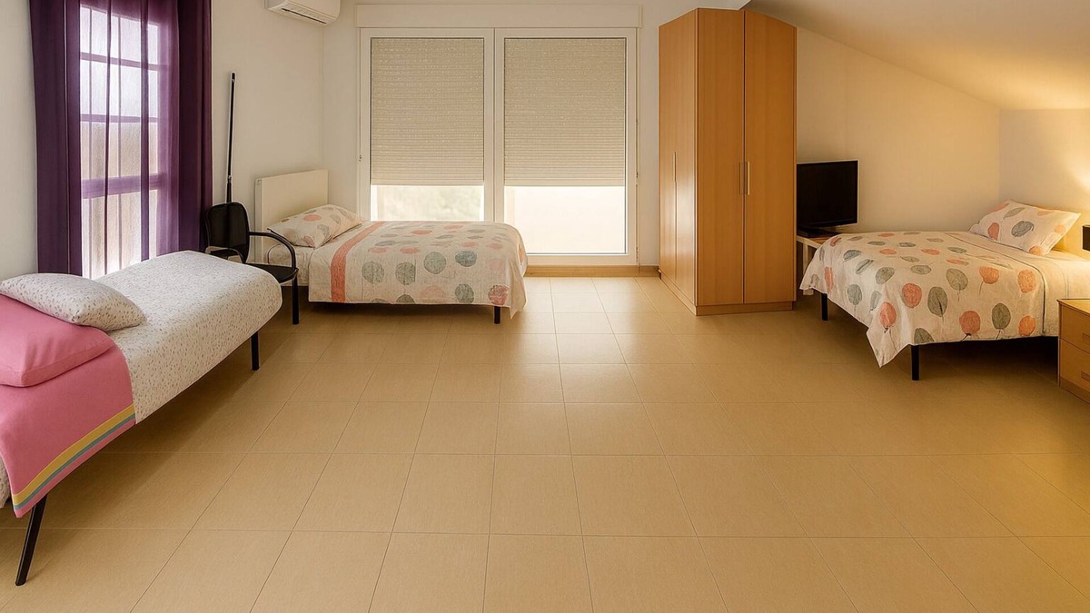 Rosas Ski Chalet | Attic room Private bathroom Jacuzzi