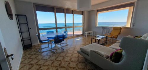 Grottammare Apartment | Attico tutto mare