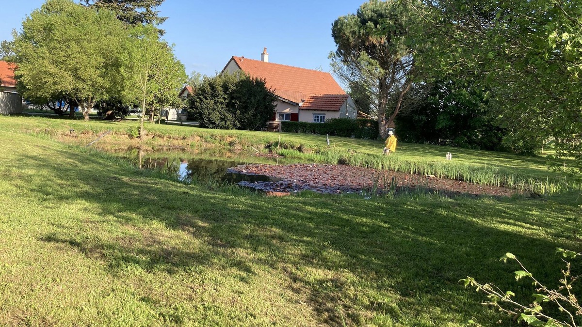 Saint-Bonnet-en-Bresse House | Attractive 2-star gîte in a quiet location.