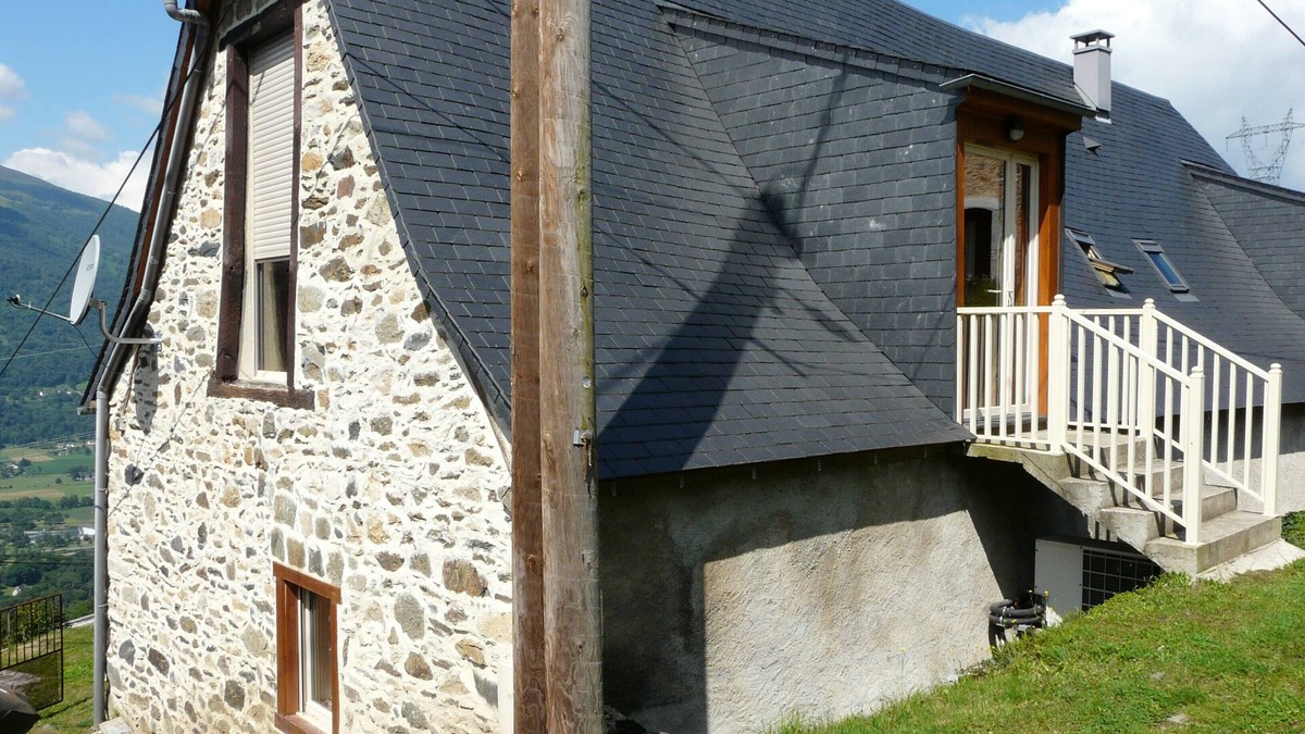 Artalens-Souin Cottage | Attractive 2-3 person gîte in converted mountain barn
