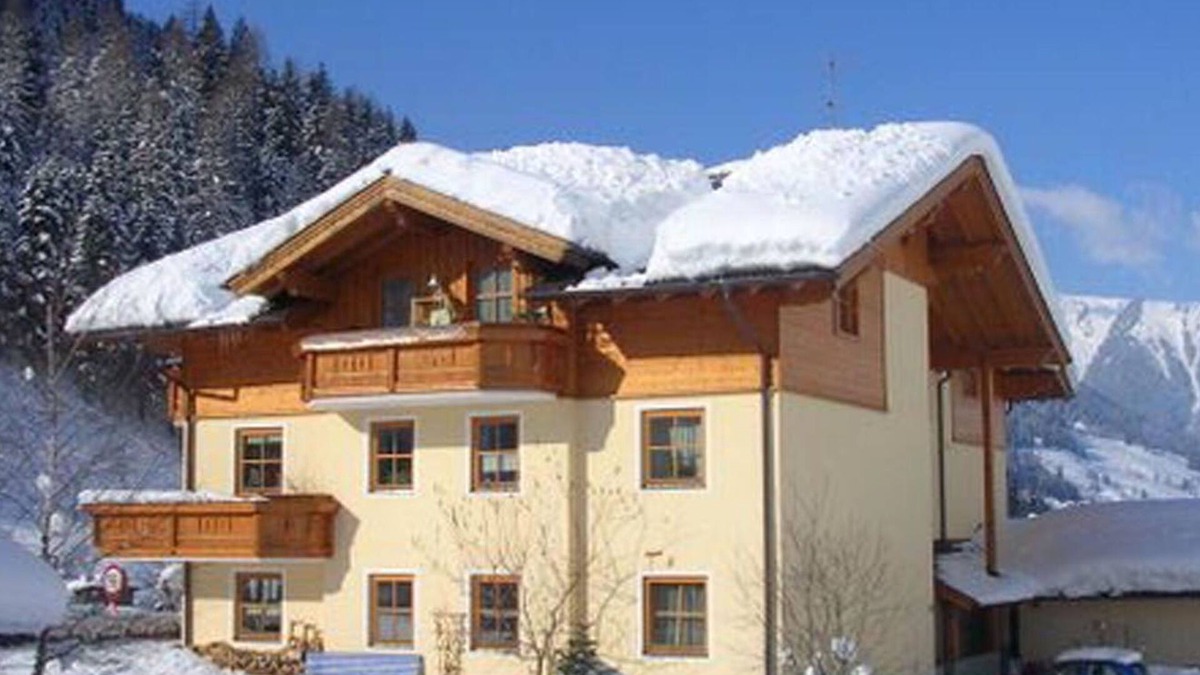 Huettschlag Apartment | Attractive apartment with two balconies