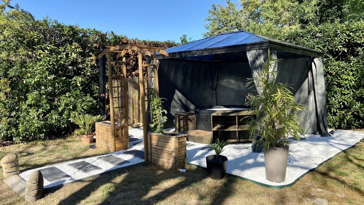 Illats Cottage | Attractive designer gîte with garden and jacuzzi, between Bordeaux and the Graves vineyards