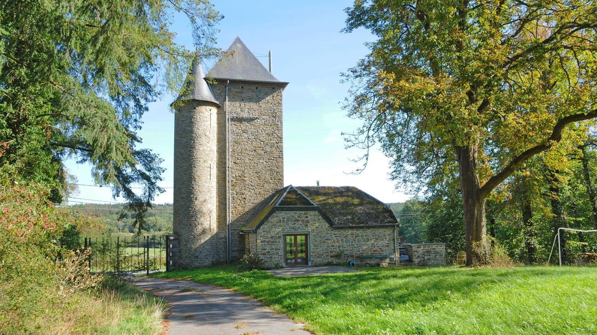 Ciney House | Attractive Holiday Home in Marche-en-Famenne with Garden