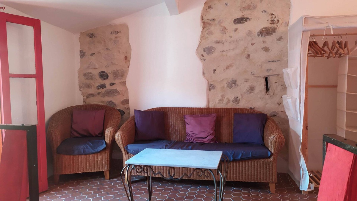 Estagel House | Attractive, Renovated Village House in Traffic-free Street