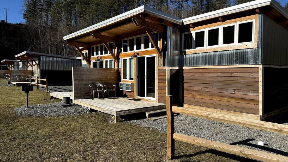 Bramwell Cabin | ATV TrailCamp: W.T.'s Dive- Just seconds from HMT Pocahontas Trailhead!