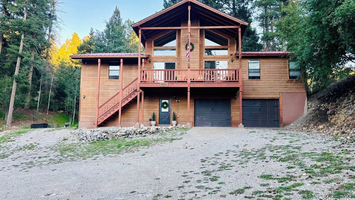 Bear Park Cabin | ATVParking - 36mi to White Sands - Wildlife - In Village