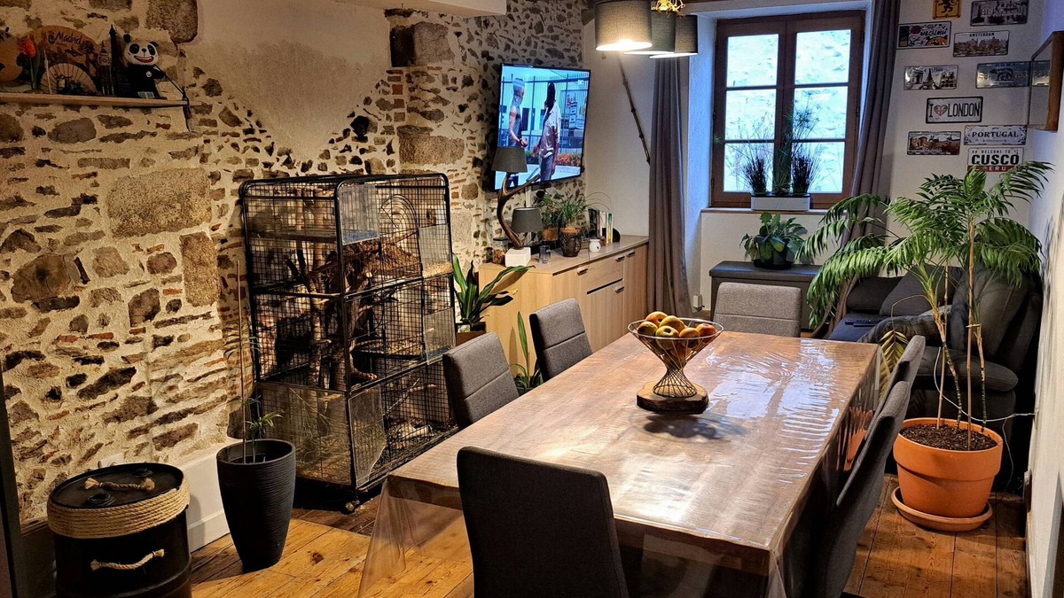 Saint-Leonard-de-Noblat House | Atypical medieval house
