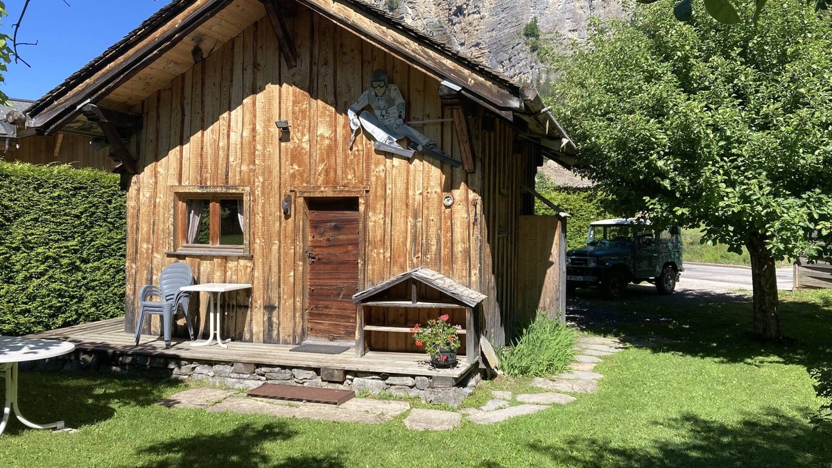 Les Prodains Ski Chalet | Atypical 2-person chalet "Les Prodains" private parking and free shuttle service