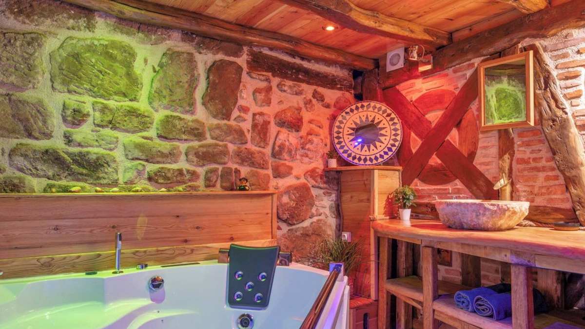 Figeac Apartment | Atypical accommodation in medieval center
