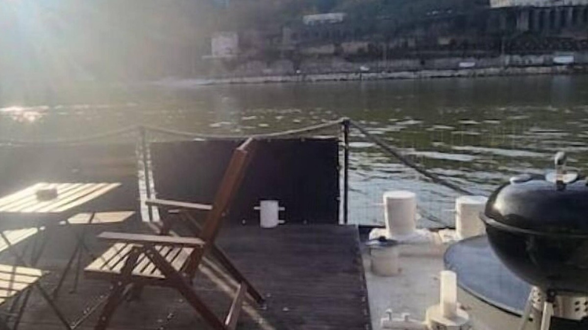 Grand Lyon Boat Rental | Atypical, peaceful houseboat in Confluence