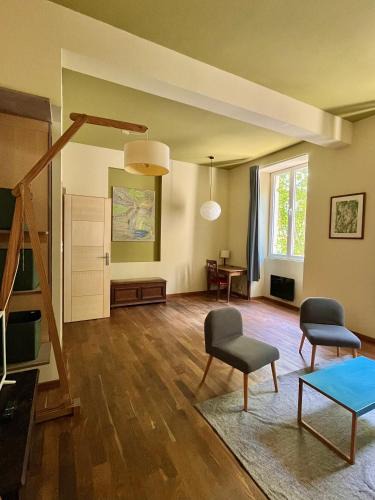 Lormont Apartment | Au Bord de la Rive